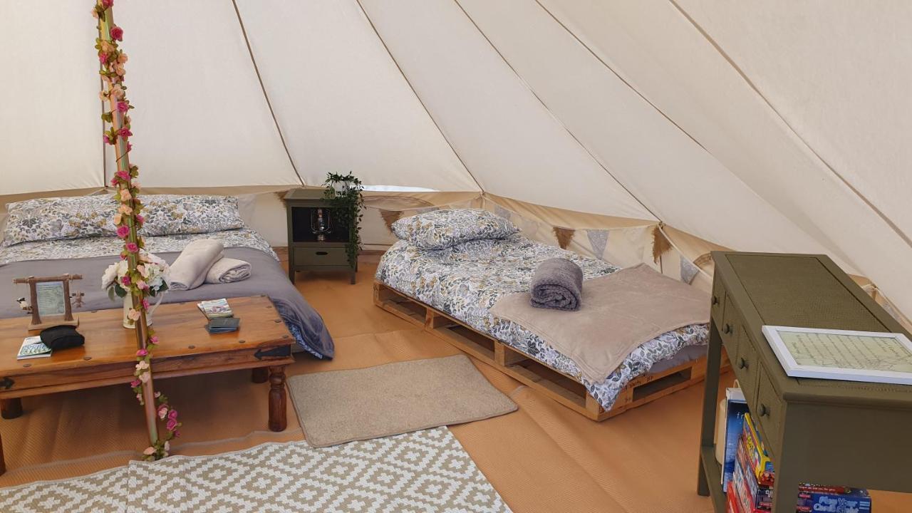 Calon Y Goedwig Glamping Hotel Ландоувъри Екстериор снимка