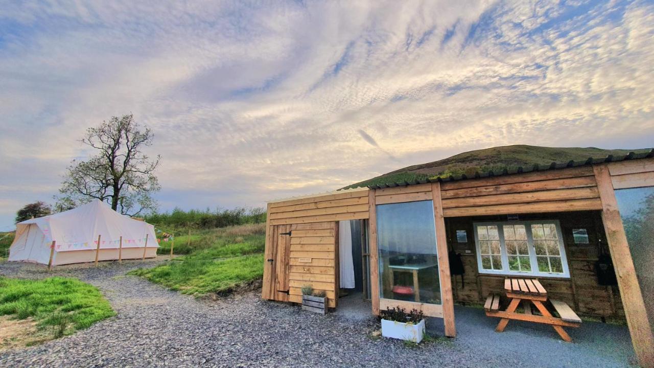 Calon Y Goedwig Glamping Hotel Ландоувъри Екстериор снимка