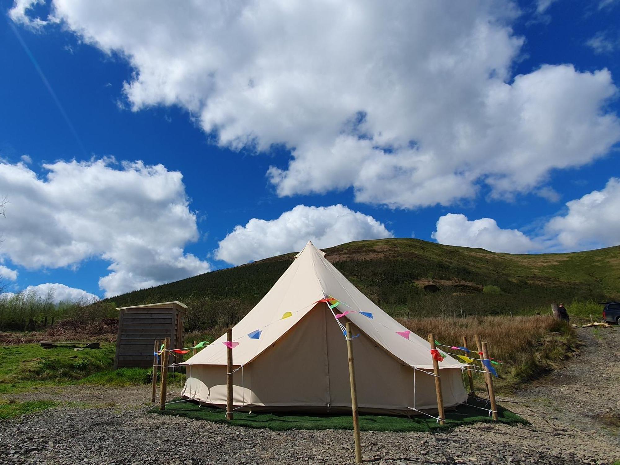 Calon Y Goedwig Glamping Hotel Ландоувъри Екстериор снимка